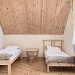 Дом отдыха 7 Bedroom Lovely In Пасым