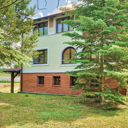 7 Bedroom Lovely In *