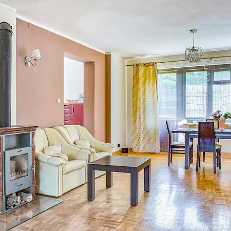 7 Bedroom Lovely In Пасым